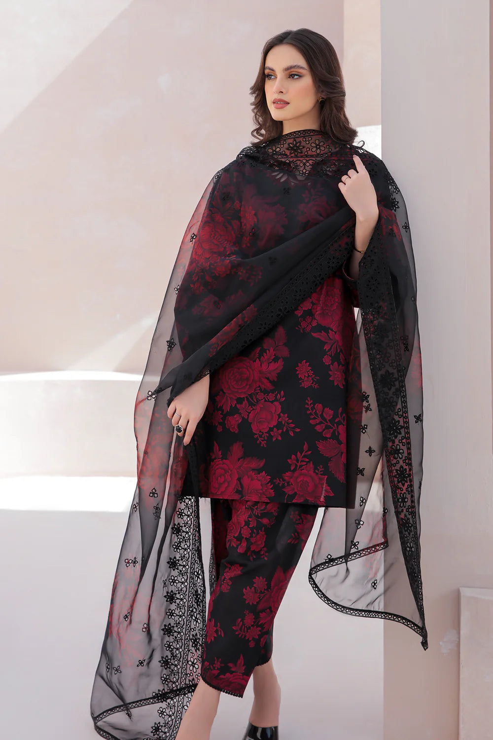 BAROQUE EMBROIDERED LAWN UF-327